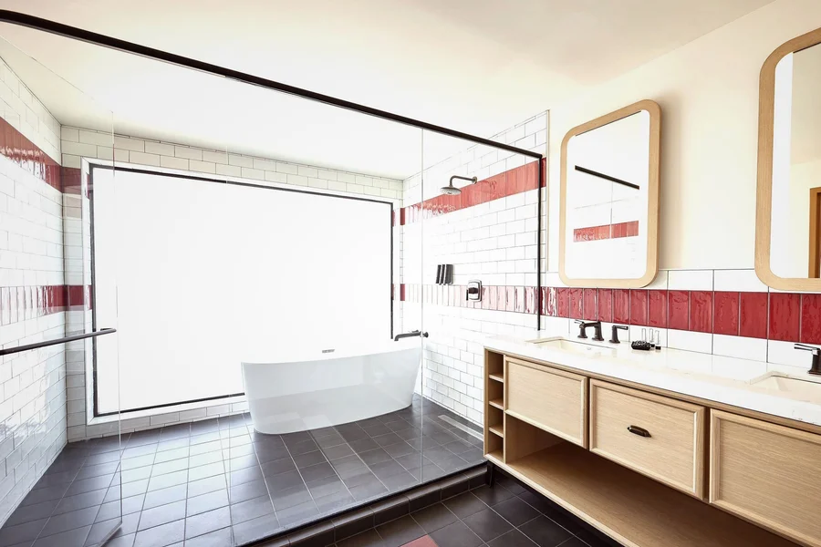 The Scarlet, Lincoln, a Tribute Portfolio Hotel - Featured hot tub