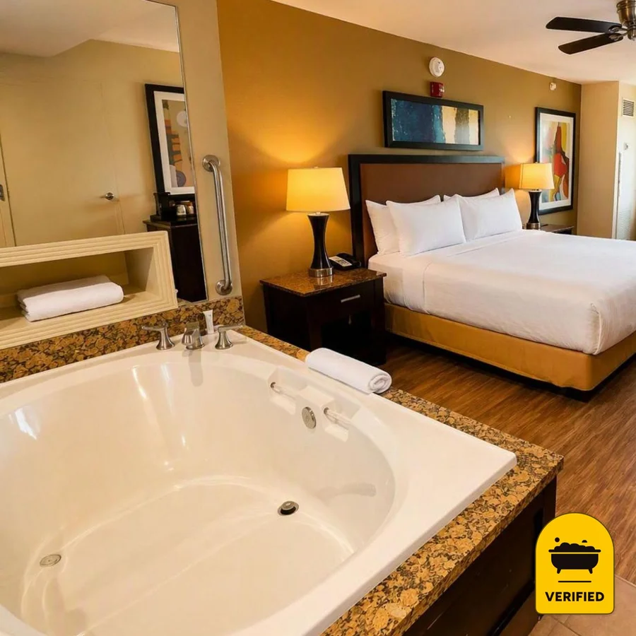 Isle of Capri Casino Hotel Boonville & Casino - A Caesars Rewards Destination: the King Whirlpool Junior Suite in Boonville, MO