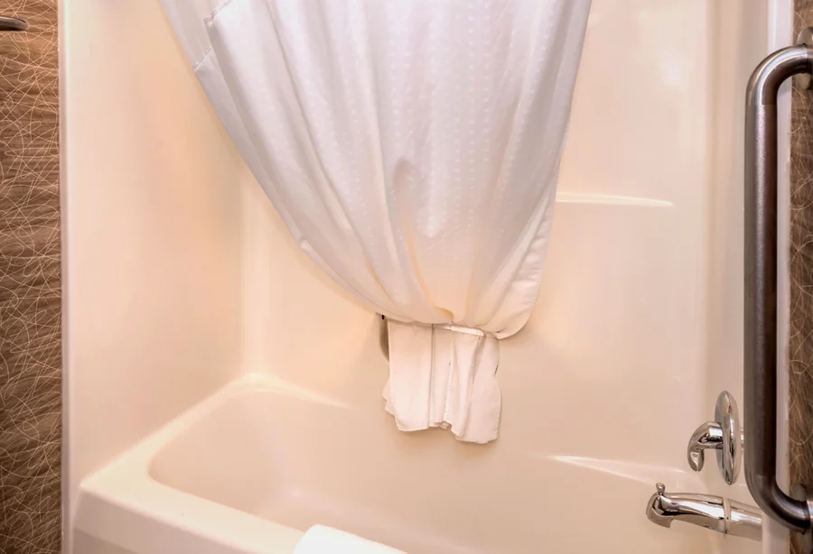Holiday Inn Express & Suites Bucyrus By IHG - Featured hot tub