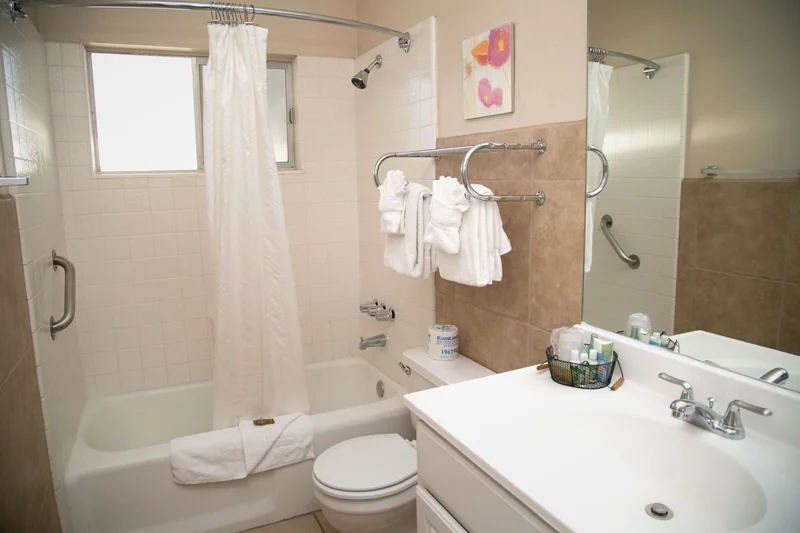 The Inn at Deep Canyon - Featured hot tub