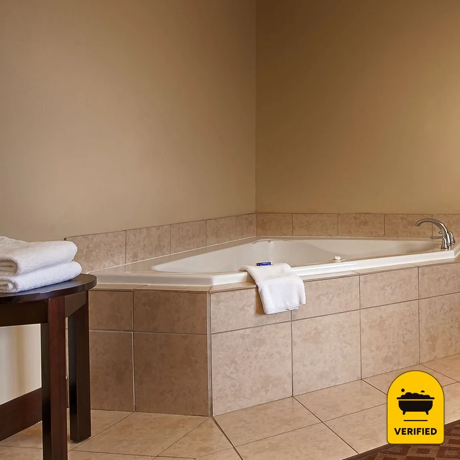 Best Western Plus Deridder Inn & Suites, the water at DeRidder