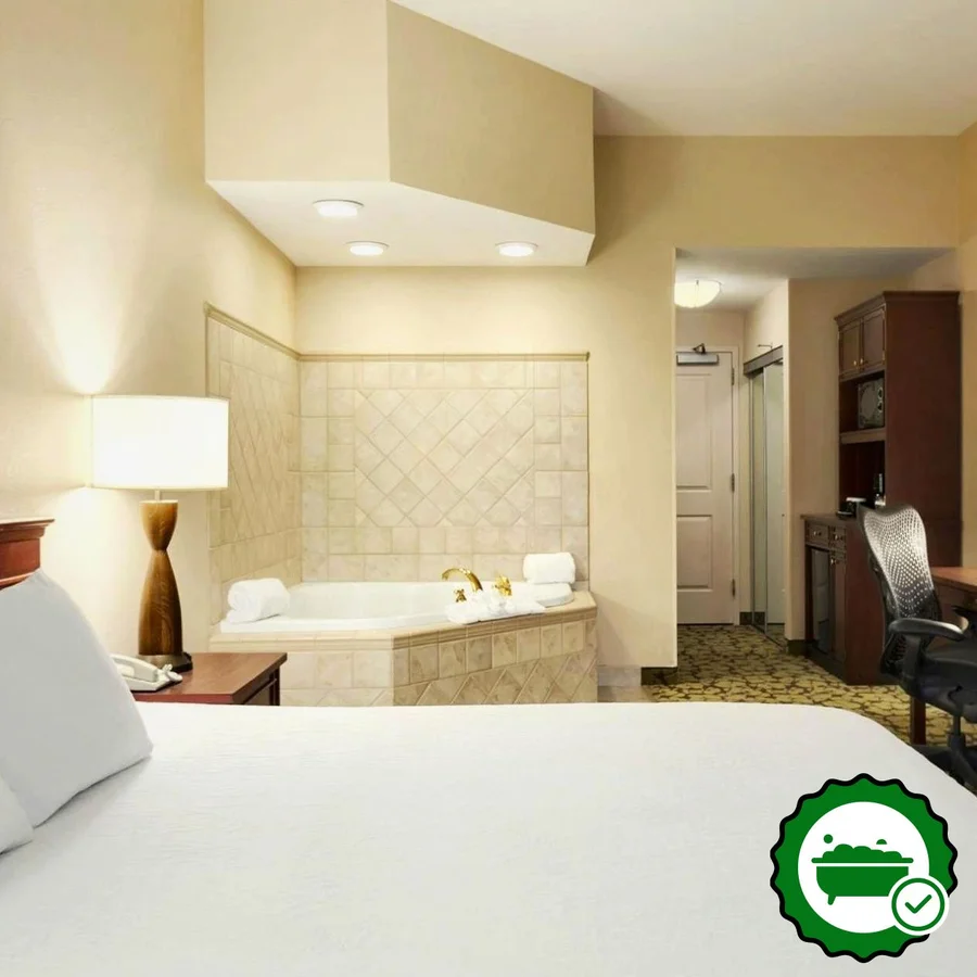 Hilton Garden Inn Wisconsin Dells - Verified Jacuzzi In-Room