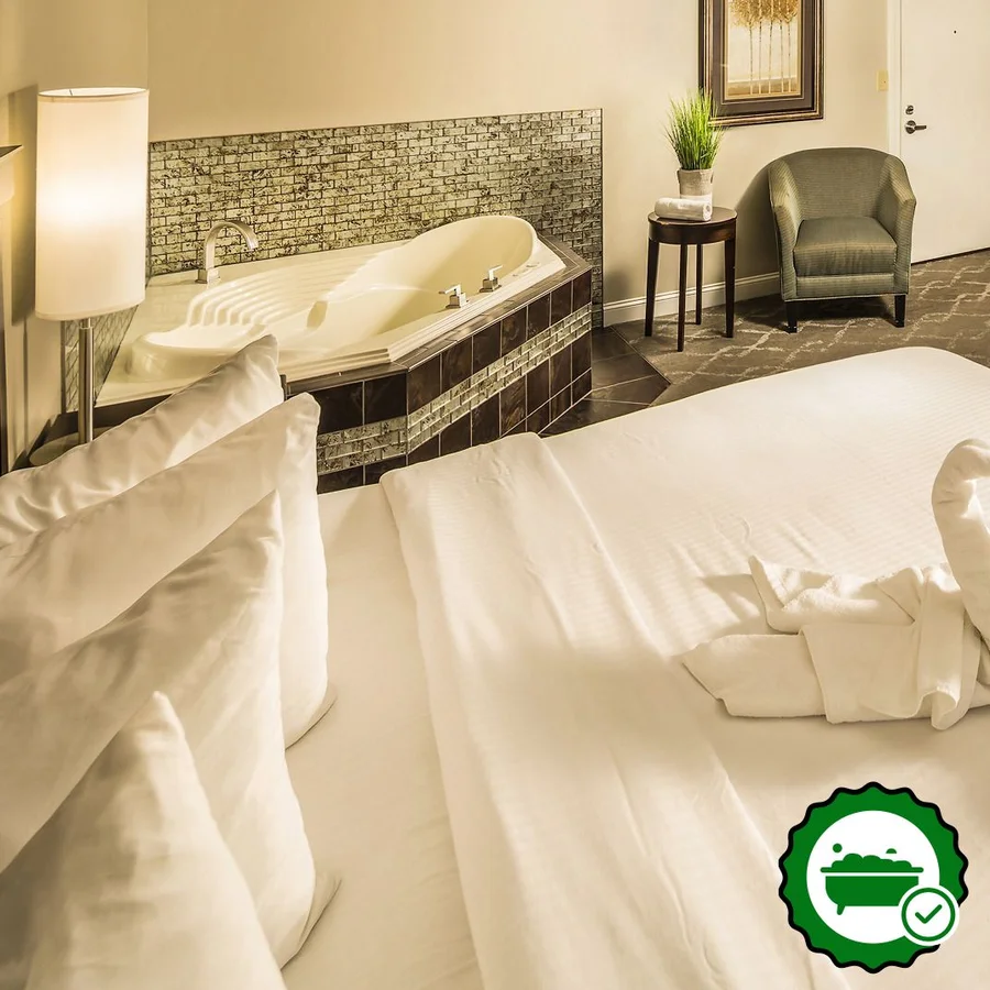 Golden Apple Inn - Verified Jacuzzi In-Room