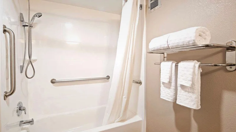 Best Western Annapolis - Featured hot tub