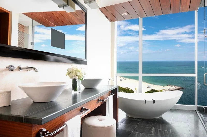 The Ritz - Carlton Bal Harbour, Miami - Featured hot tub