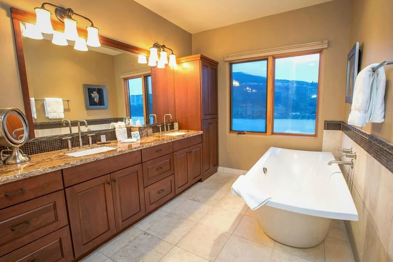 Columbia Cliff Villas Hotel - Featured hot tub