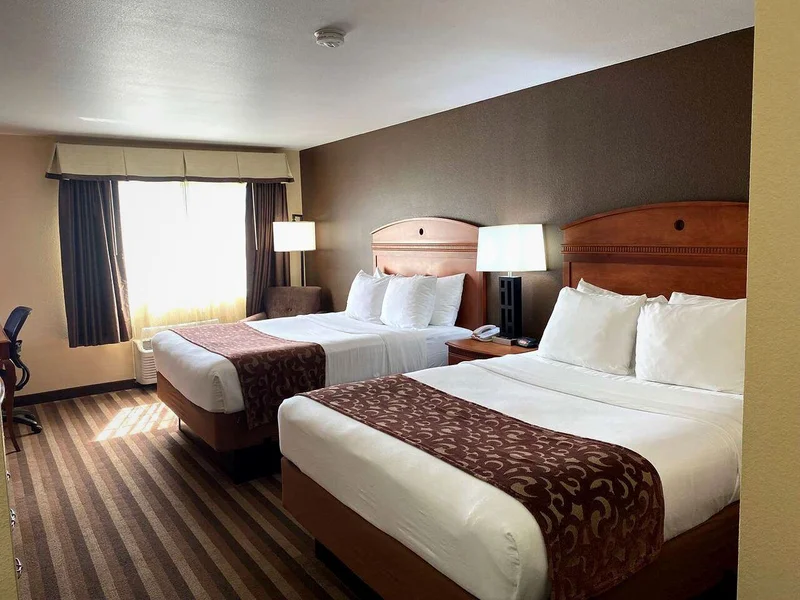 Best Western Manhattan Inn - Guest Room image