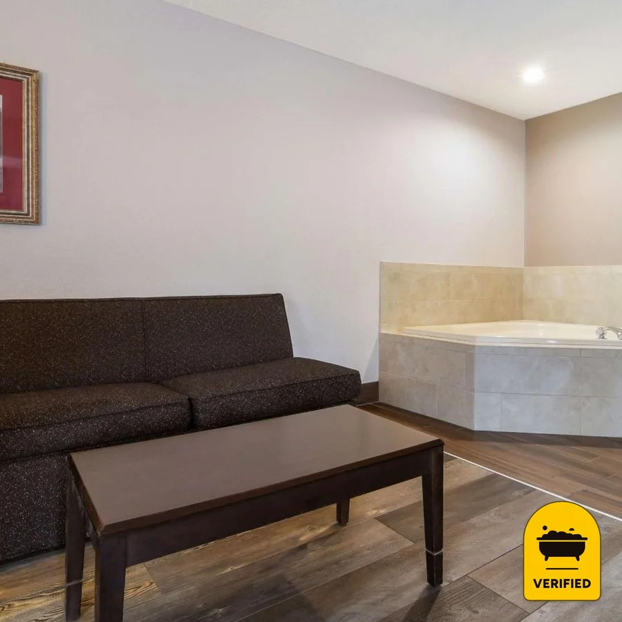 SureStay Plus Hotel by Best Western Tarboro: the Executive King Whirlpool Suite in Tarboro, NC