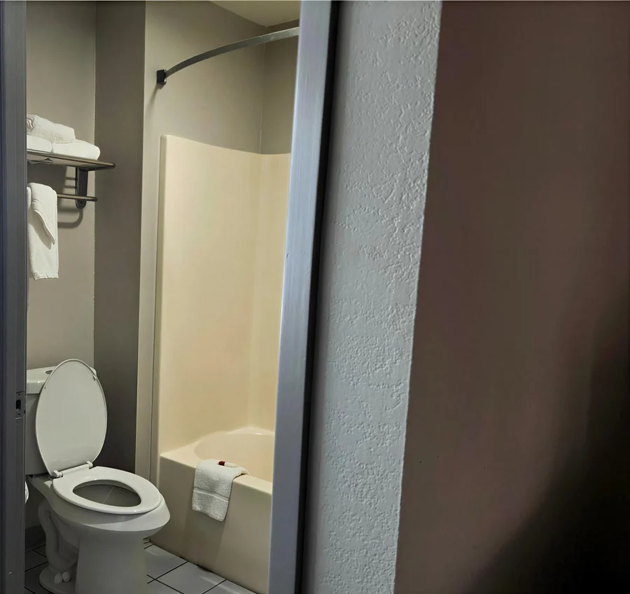 Days Inn by Wyndham Ocean Springs - Featured hot tub