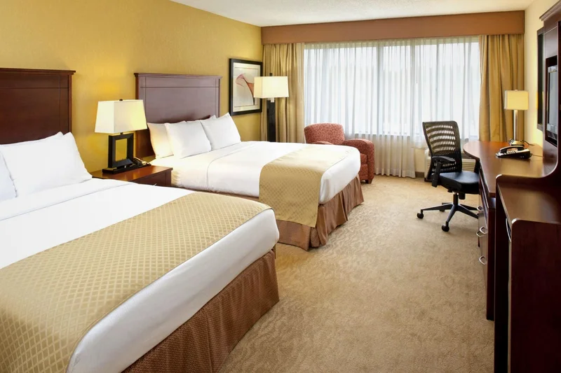 DoubleTree by Hilton Hotel Fayetteville - Guest Room image