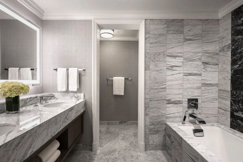 The Ritz-Carlton, Cleveland - Featured hot tub