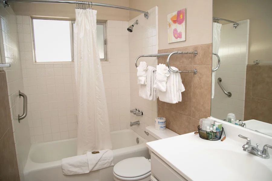 The Inn at Deep Canyon - Featured hot tub