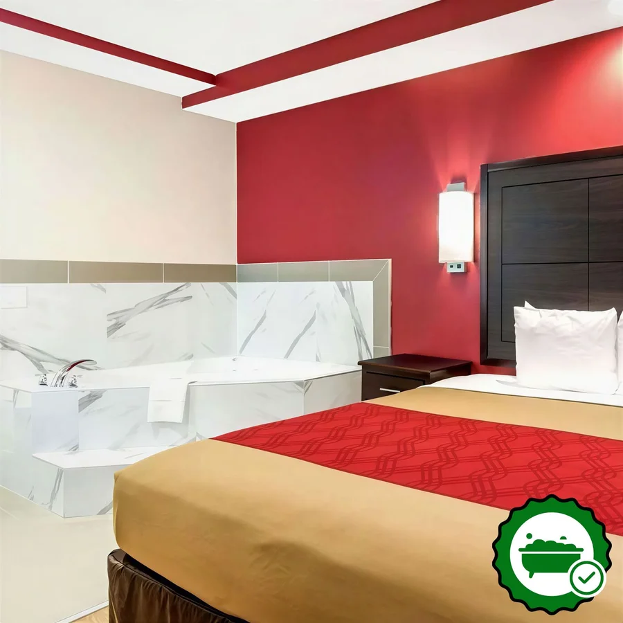Econo Lodge Inn & Suites Houston Willowbrook - Verified Jacuzzi In-Room