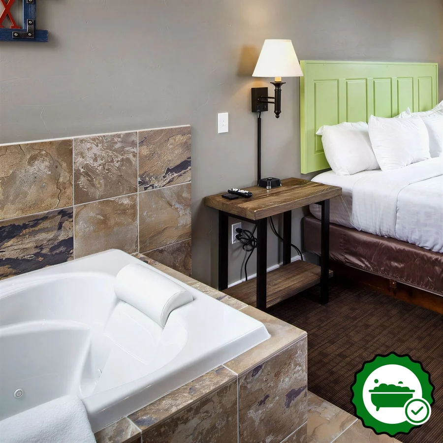 Julie's Park Cafe & Motel - Verified Jacuzzi In-Room
