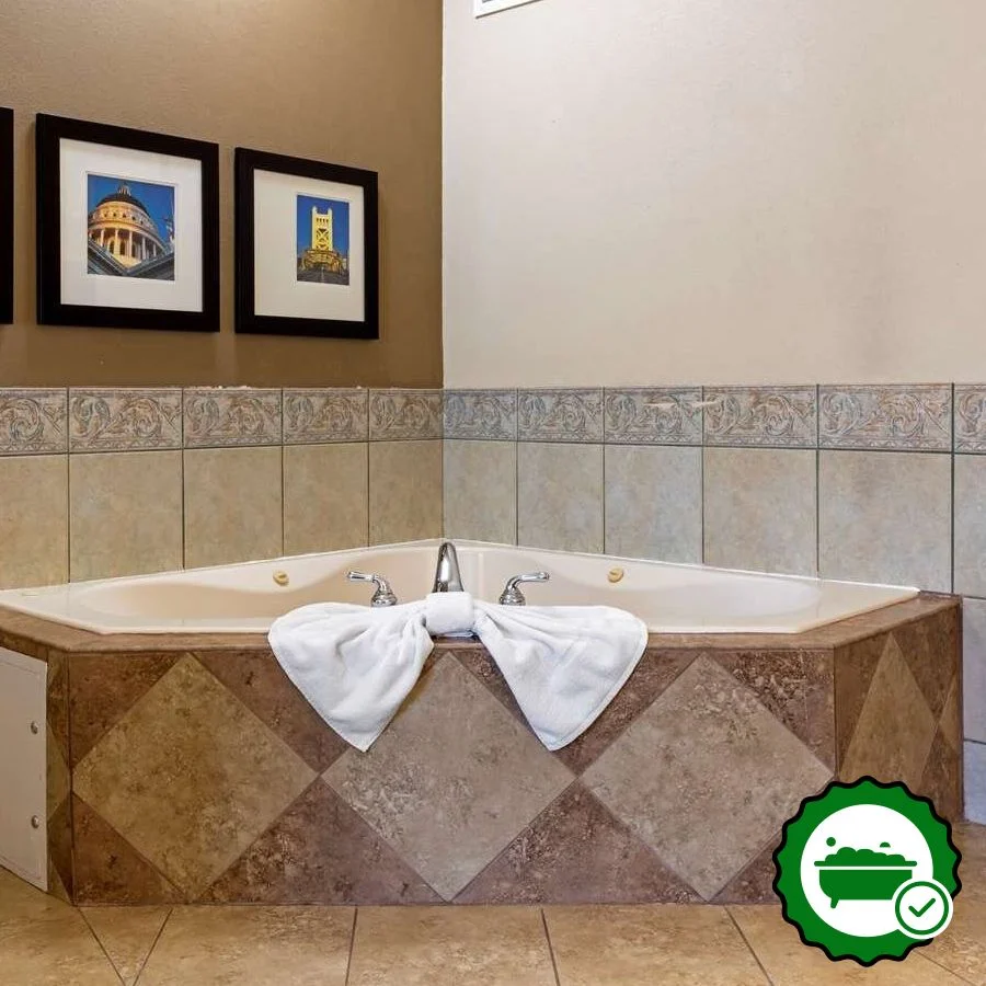 Comfort Suites Downtown Sacramento - Verified Jacuzzi In-Room
