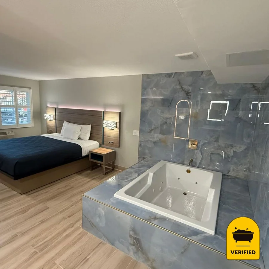 Rosemead Motel: the Double Spa Bath Room in Rosemead, CA