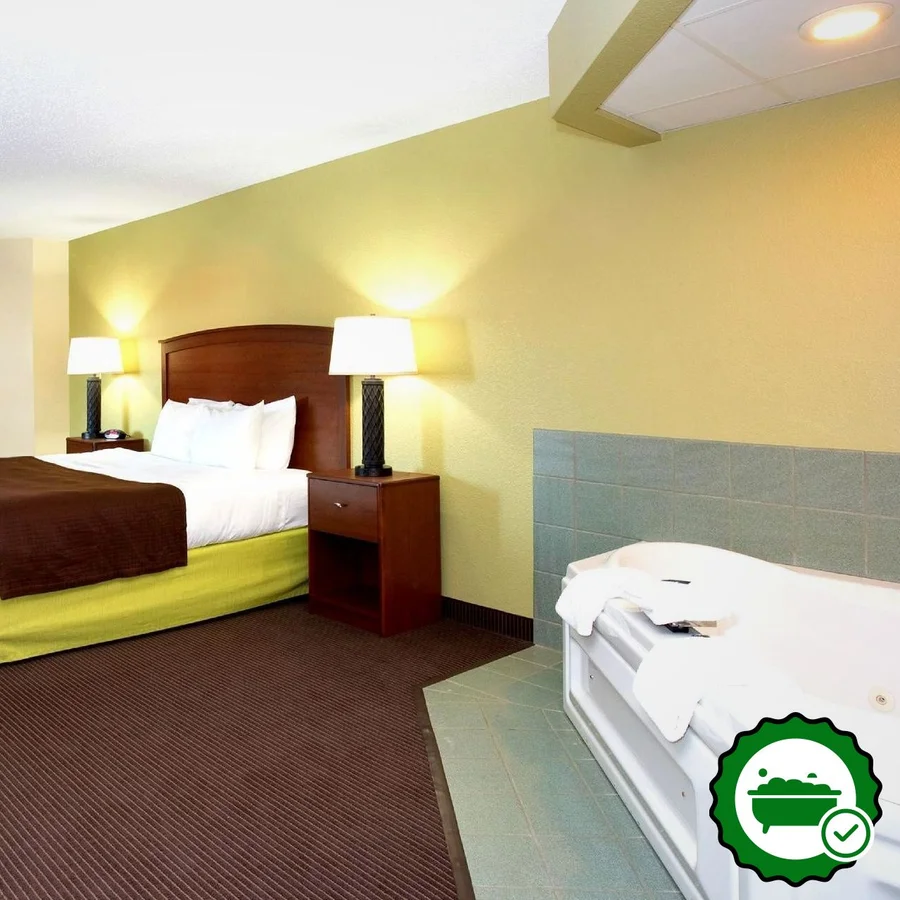 Cobblestone Hotel & Suites - Wisconsin Rapids - Verified Jacuzzi In-Room