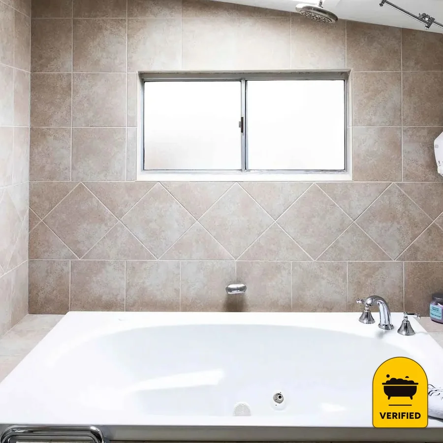 Headlands Inn Bed & Breakfast: the Caspar Cottage Jetted Tub Suite in Mendocino, CA