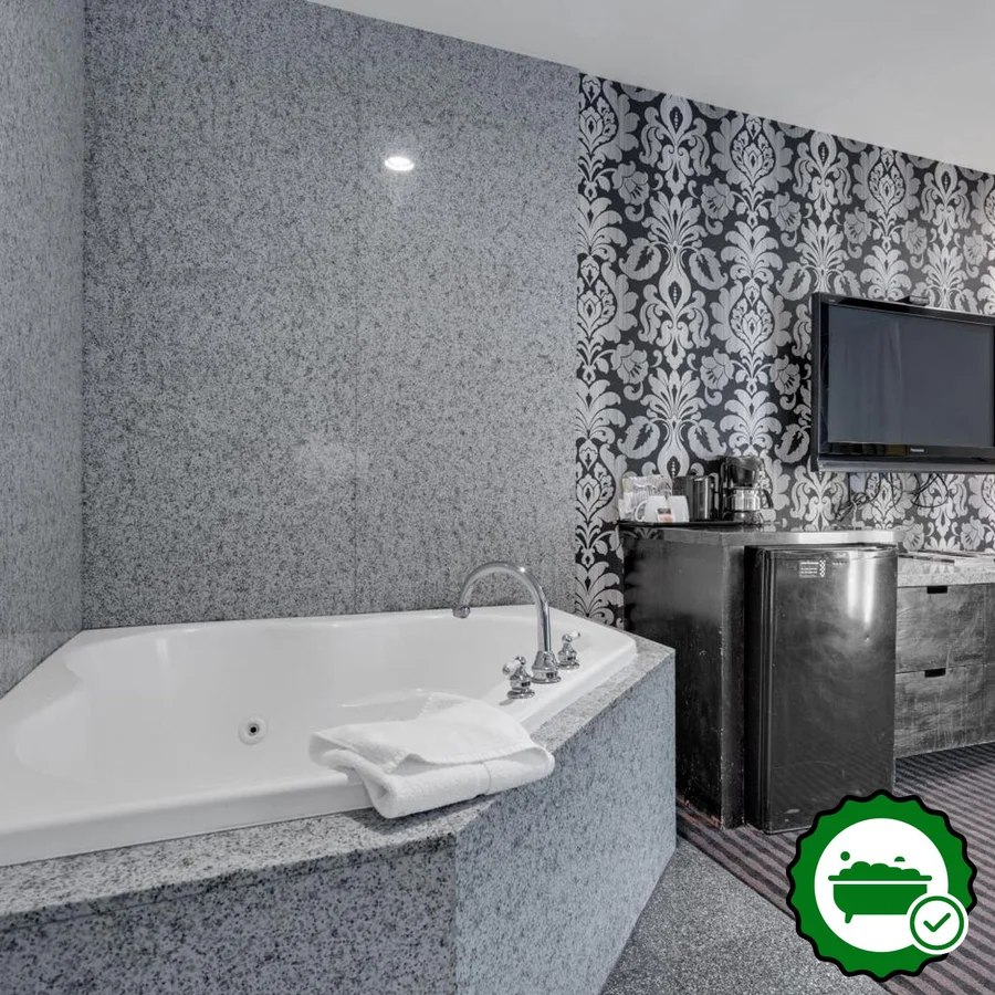 3 Peaks Resort & Beach Club - Verified Jacuzzi In-Room