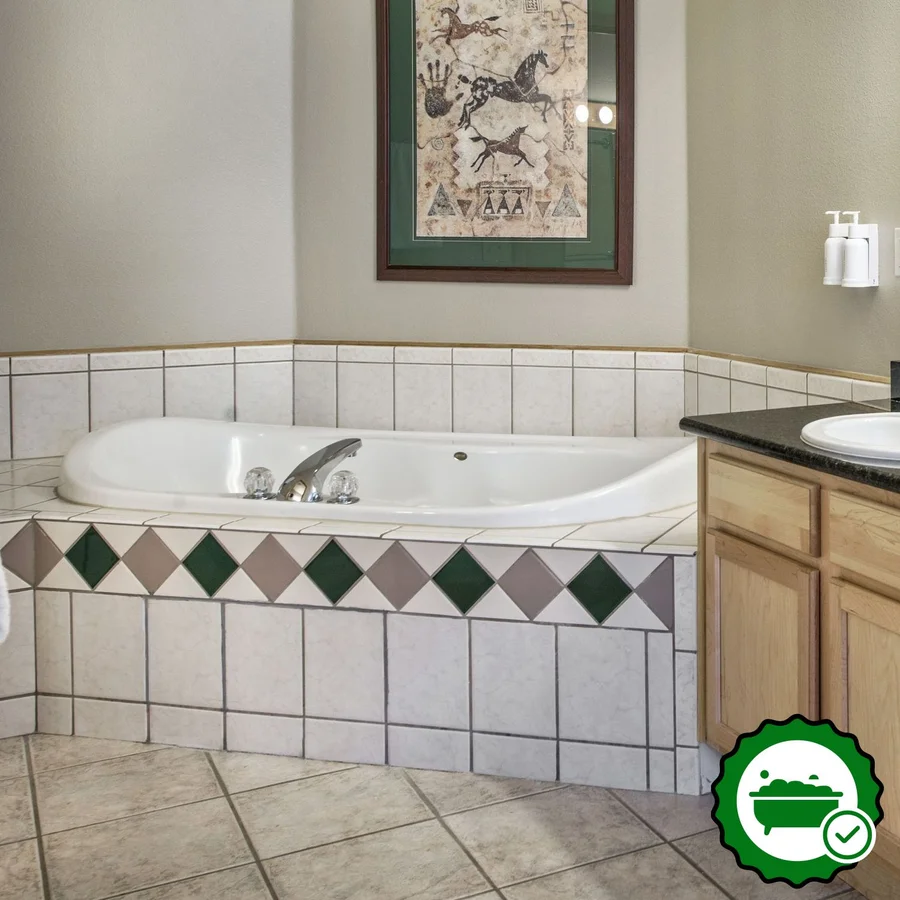 Grand Timber Lodge - Verified Jacuzzi In-Room