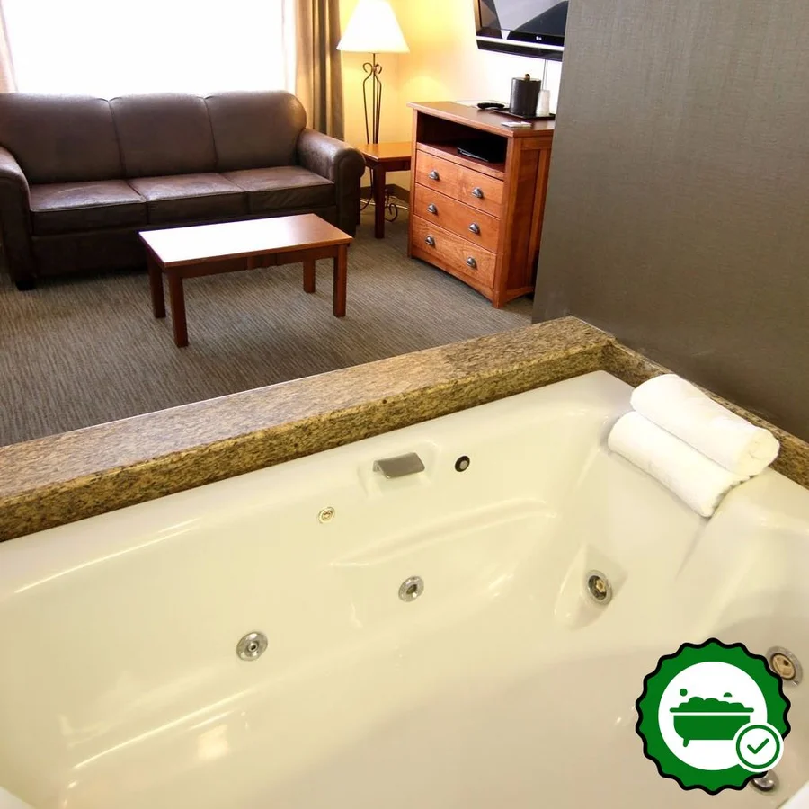 C'mon Inn - Fargo - Verified Jacuzzi In-Room
