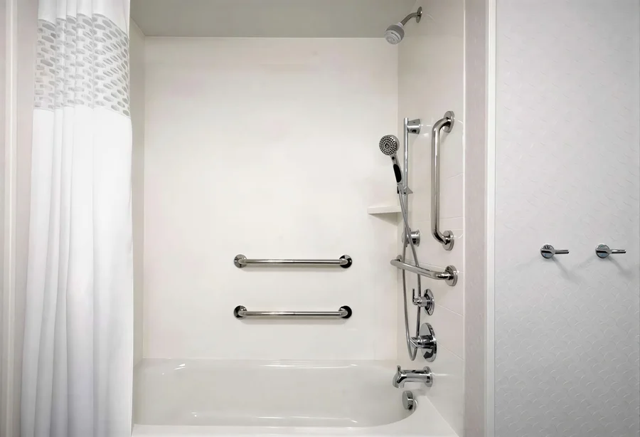 Hampton Inn Champaign Southwest - Featured hot tub