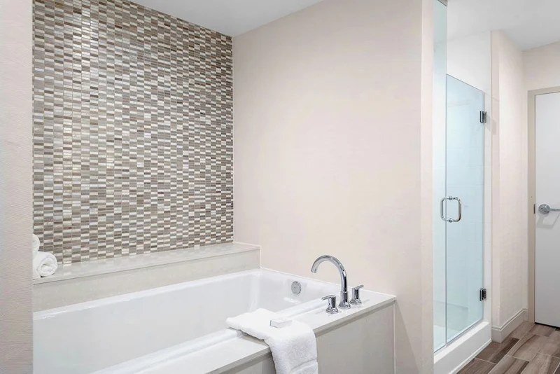 Hilton Garden Inn Waco - Featured hot tub