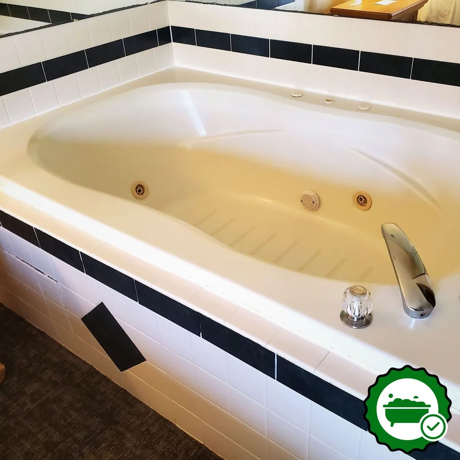 Homestead Suites - Verified Jacuzzi In-Room