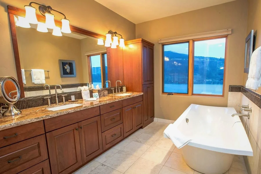 Columbia Cliff Villas Hotel - Featured hot tub