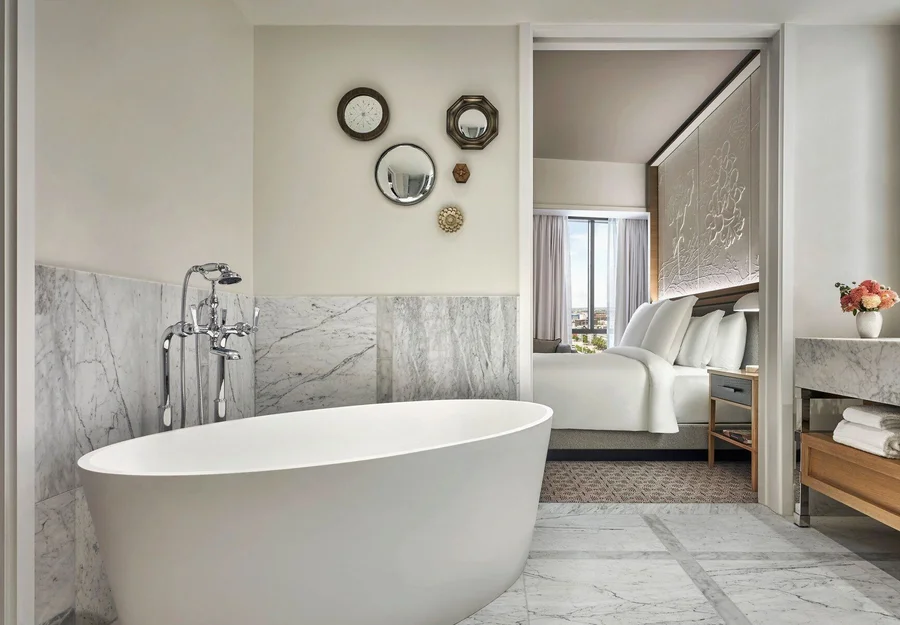 Four Seasons Hotel New Orleans - Featured hot tub
