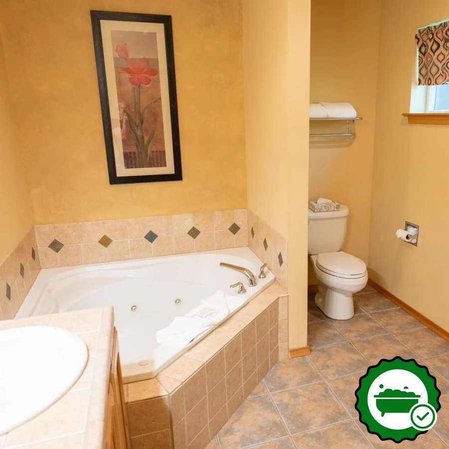 Icicle Village Resort - Verified Jacuzzi In-Room