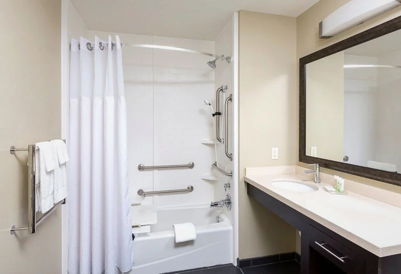 Staybridge Suites Canton By IHG - Featured hot tub