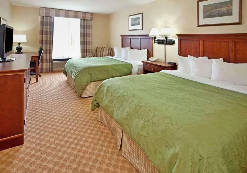 Country Inn & Suites by Radisson, Birch Run-Frankenmuth, MI - Guest Room image