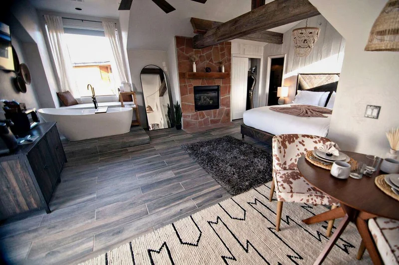 The Inn at Thunder Mountain - Featured hot tub