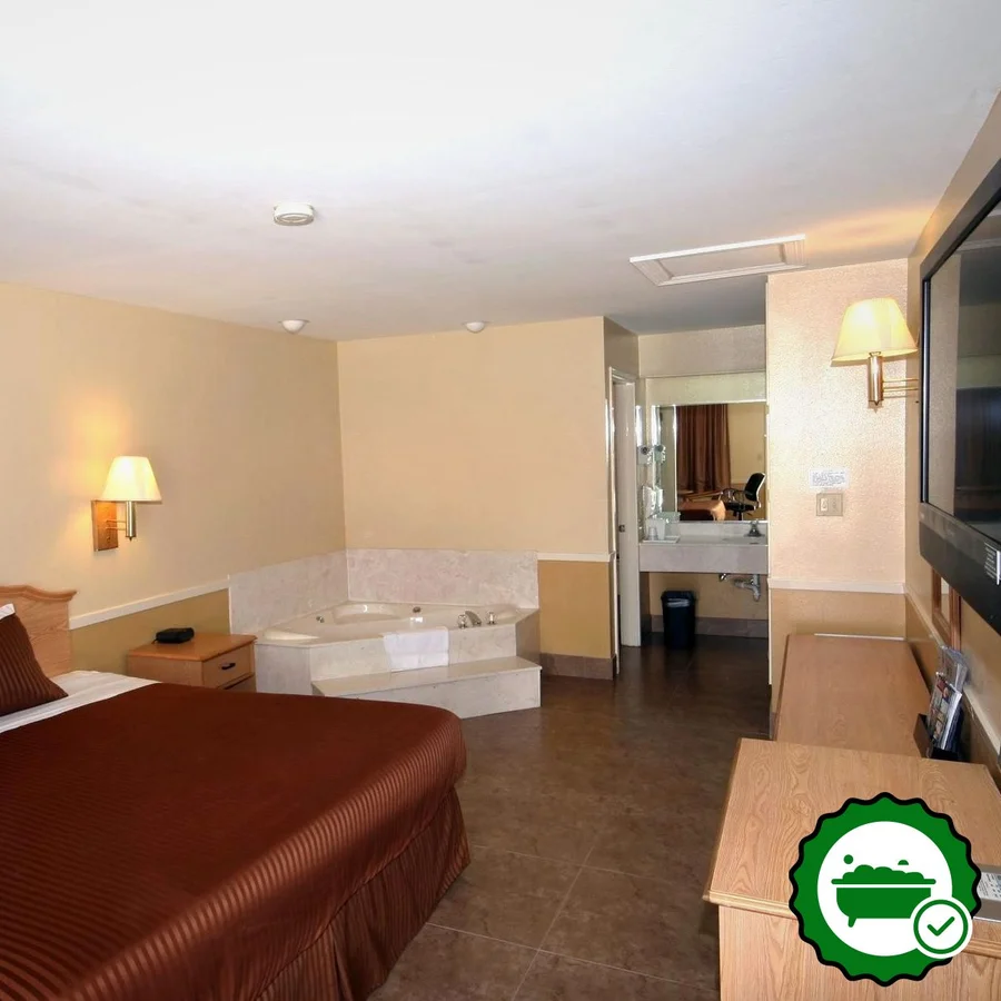Edinburg Executive Inn - Verified Jacuzzi In-Room