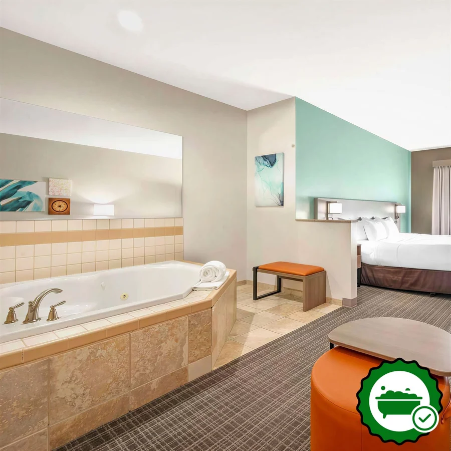 Comfort Suites French Lick - Verified Jacuzzi In-Room