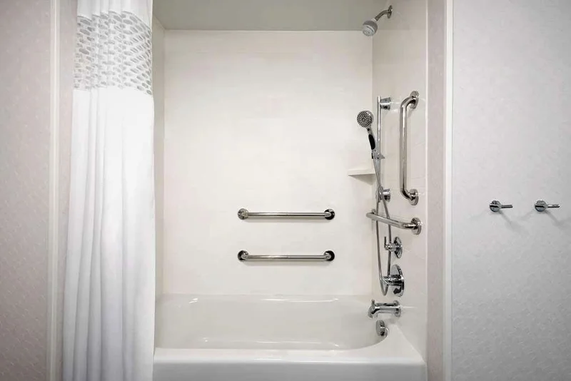 Hampton Inn Champaign Southwest - Featured hot tub