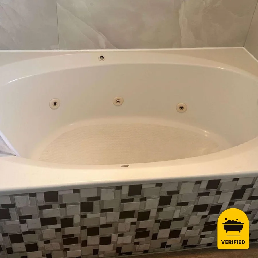 Days Inn By Wyndham Rocklin/sacramento: the Executive King Whirlpool Suite in Rocklin, CA