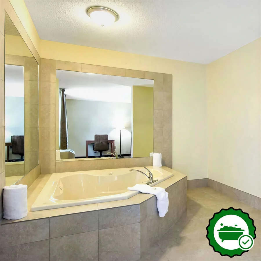 Quality Inn Loganville US Highway 78 - Verified Jacuzzi In-Room