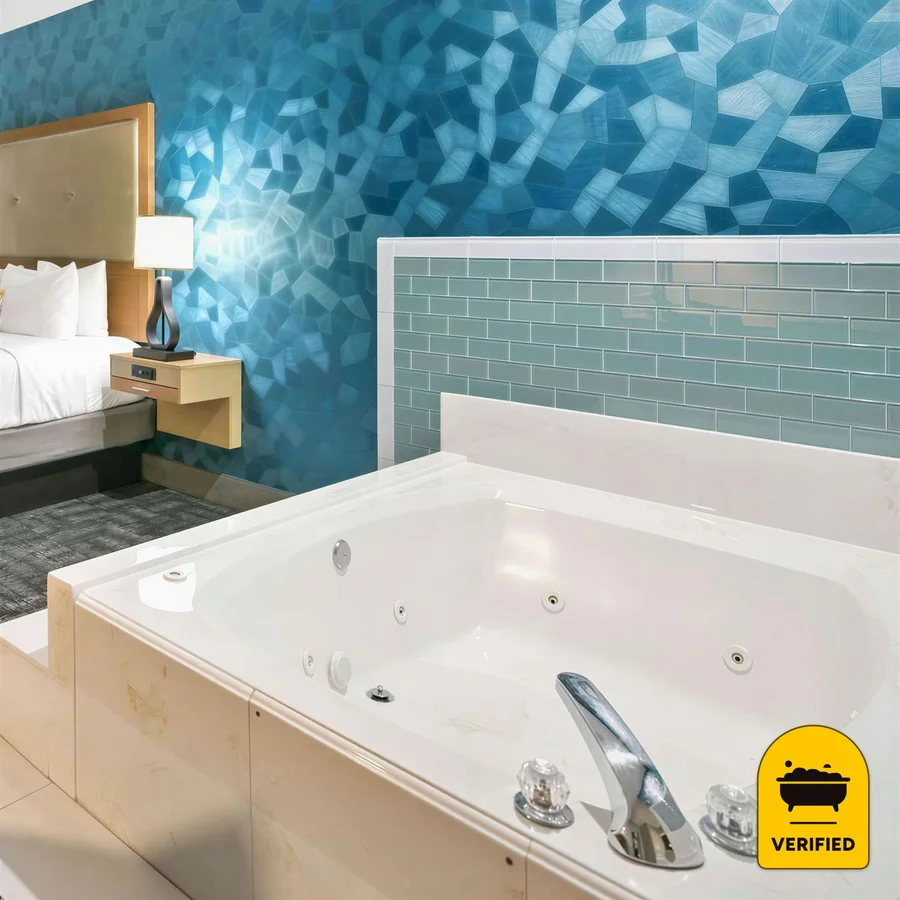 Best Western Plus Houston Atascocita Inn & Suites, the water