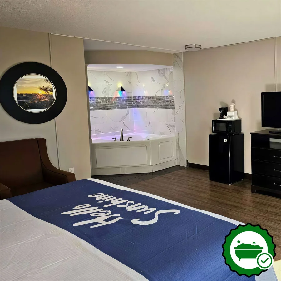 Days Inn by Wyndham Easley West of Greenville/Clemson Area - Verified Jacuzzi In-Room