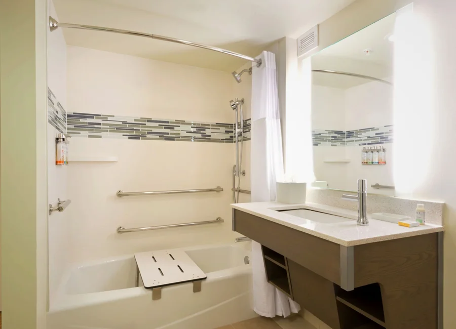 EVEN Hotel Norwalk, an IHG Hotel - Featured hot tub