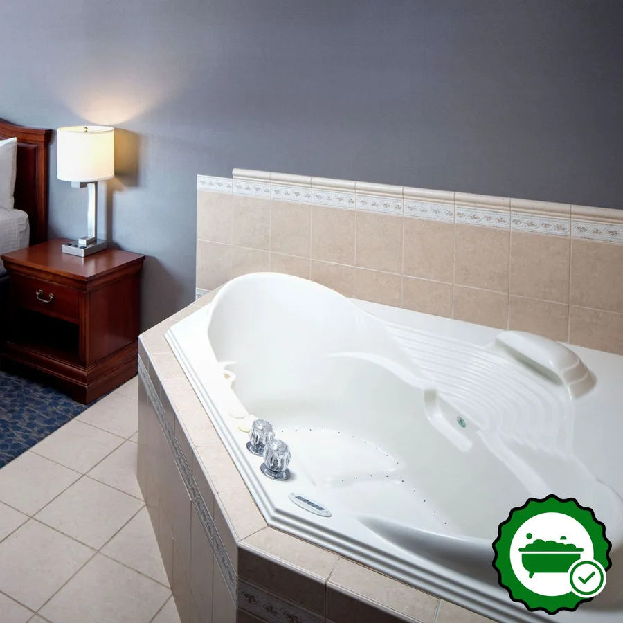 Golden Gables Inn - Verified Jacuzzi In-Room