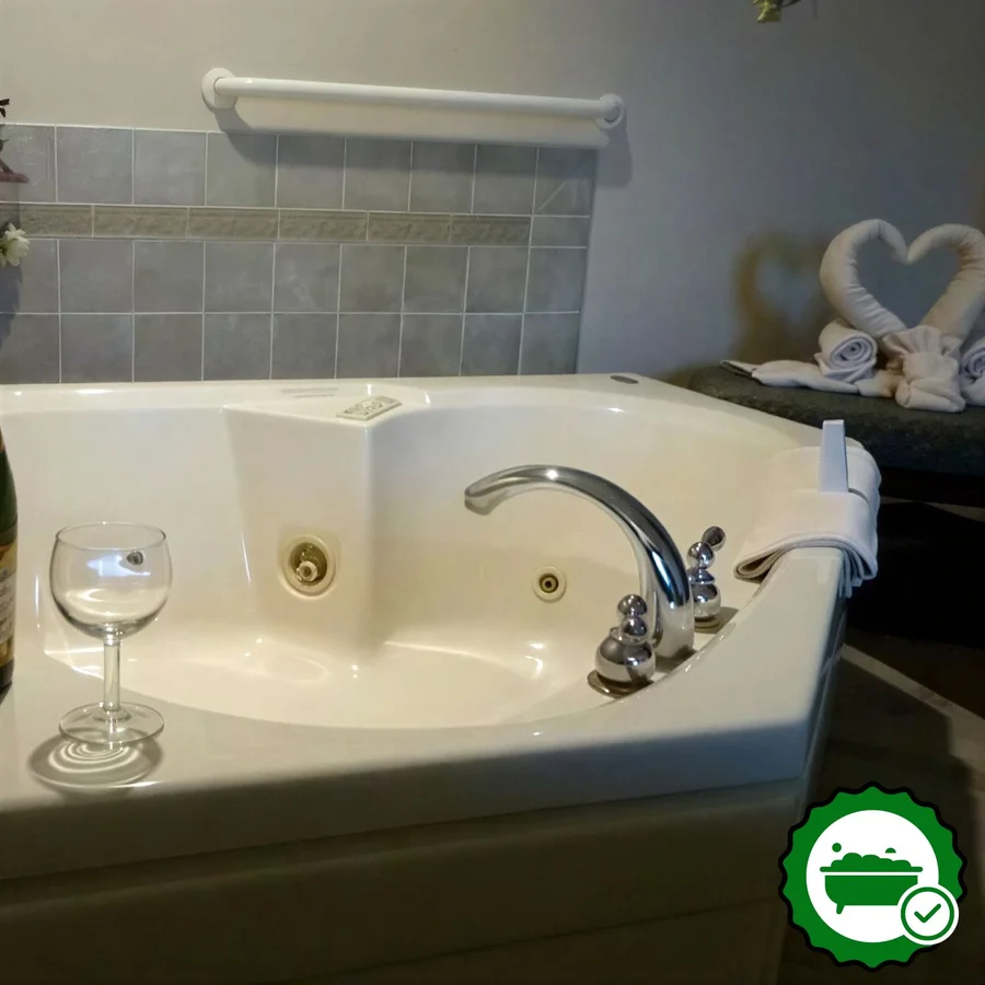 Hearthstone Inn & Suites - Verified Jacuzzi In-Room