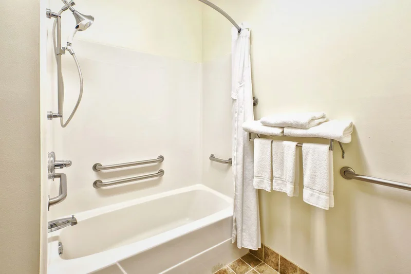 Country Inn & Suites by Radisson, Benton Harbor-St. Joseph, MI - Featured hot tub