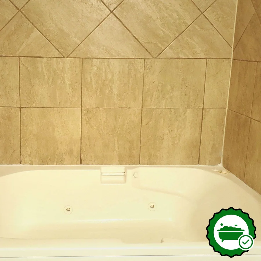 Super 8 by Wyndham High Point/Greensboro - Verified Jacuzzi In-Room