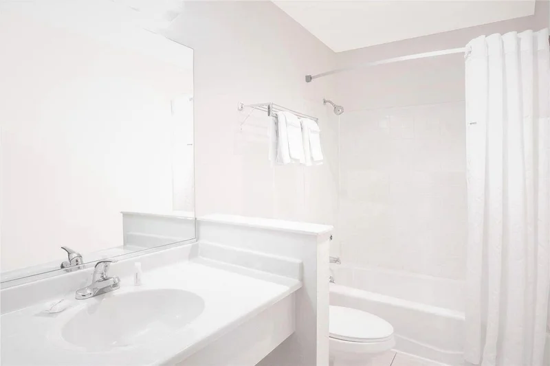 Days Inn By Wyndham Portage/cascade Mountain Area - Featured hot tub
