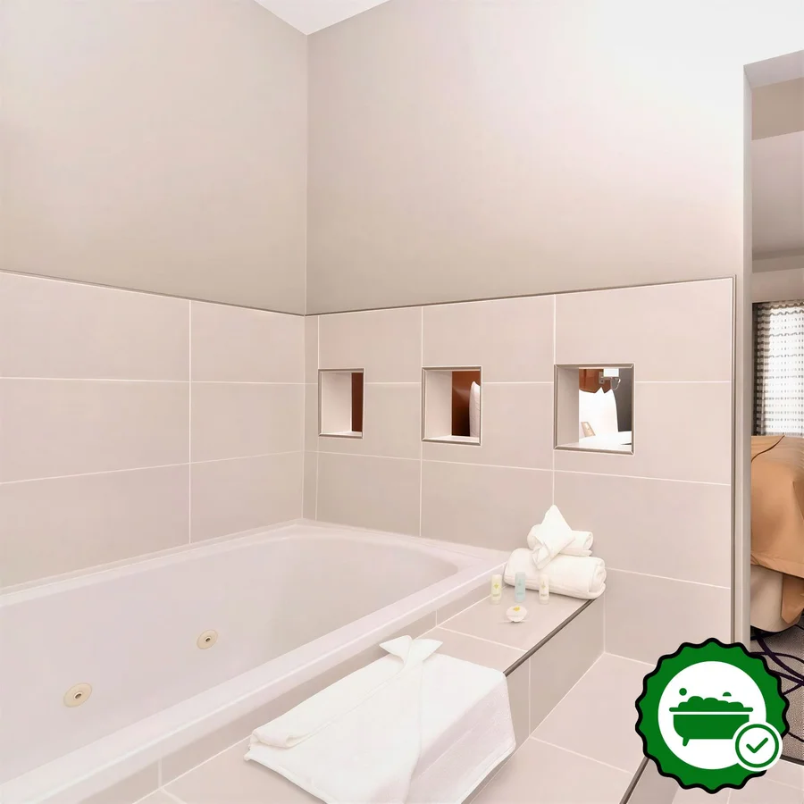 Comfort Inn & Suites Frisco - Verified Jacuzzi In-Room