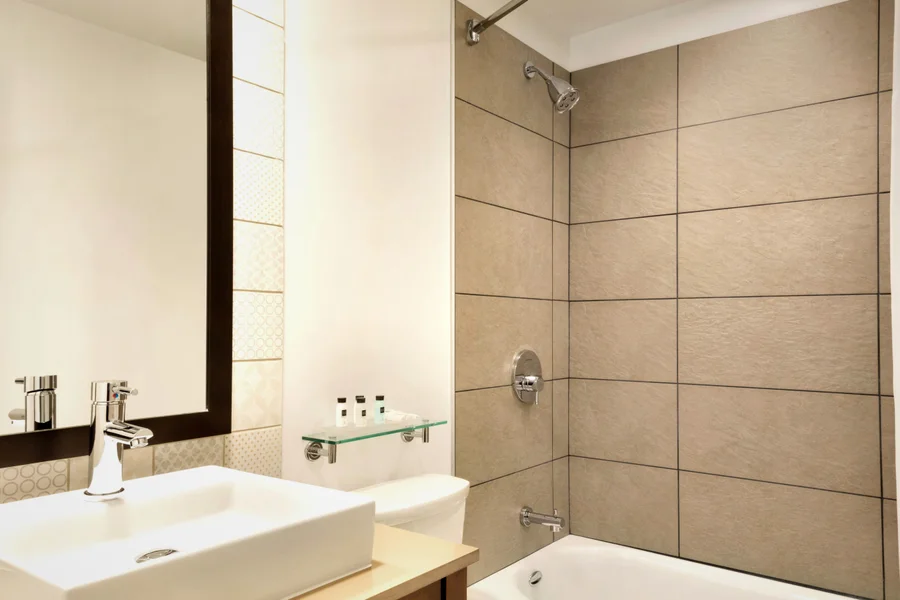 Country Inn & Suites by Radisson, Seattle-Tacoma International Airport, WA - Featured hot tub
