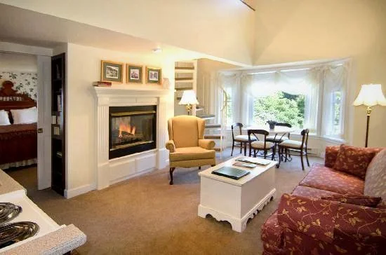 Eagle Harbor Inn - Guest Room image